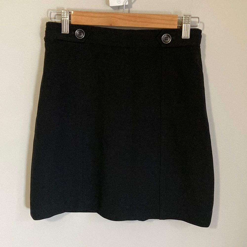 LOFT black mini pencil skirt, size 2, polyester